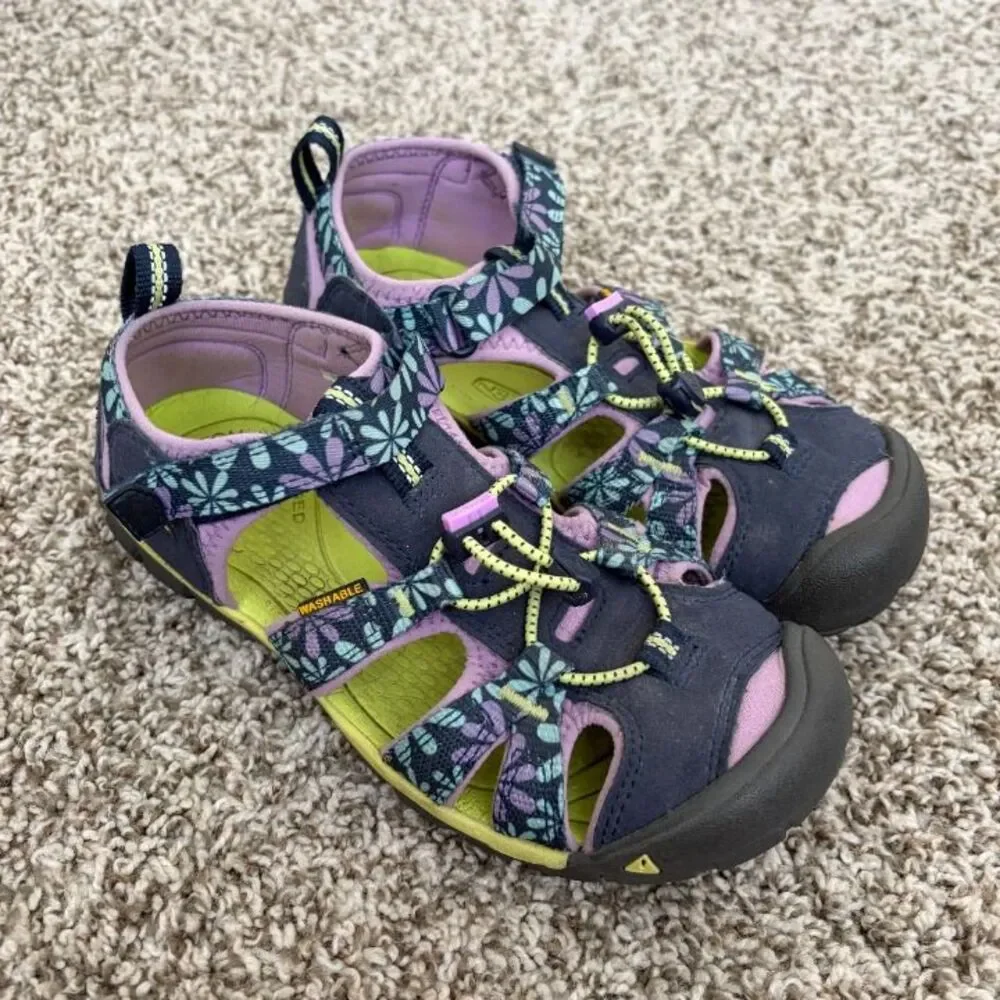 Size 3 / Girls KEEN Sandals